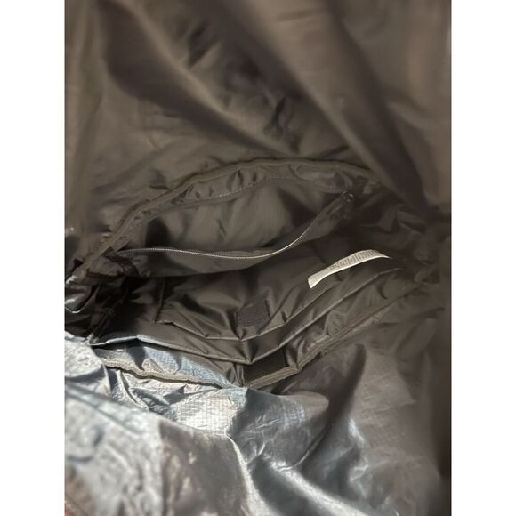 Oakley Utility Rolled Up Backpack Foggy Blue Ergonomic Straps Zip Pockets EUC - Picture 3 of 3